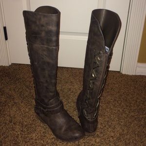 Super cute high knee boots